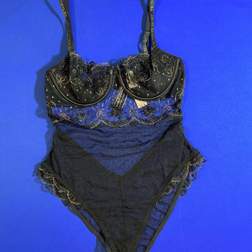 Victoria’s Secret, Black & Sexy Lingerie, M